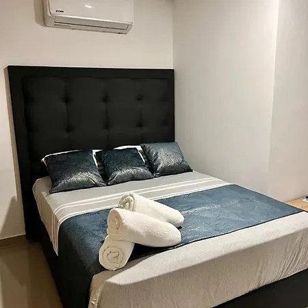 Lujoso Y Encantador Apartamento En