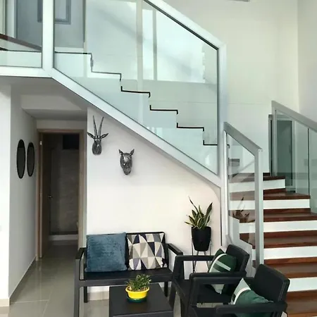 Lujoso Y Encantador Apartamento En