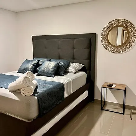 Lujoso Y Encantador Apartamento En